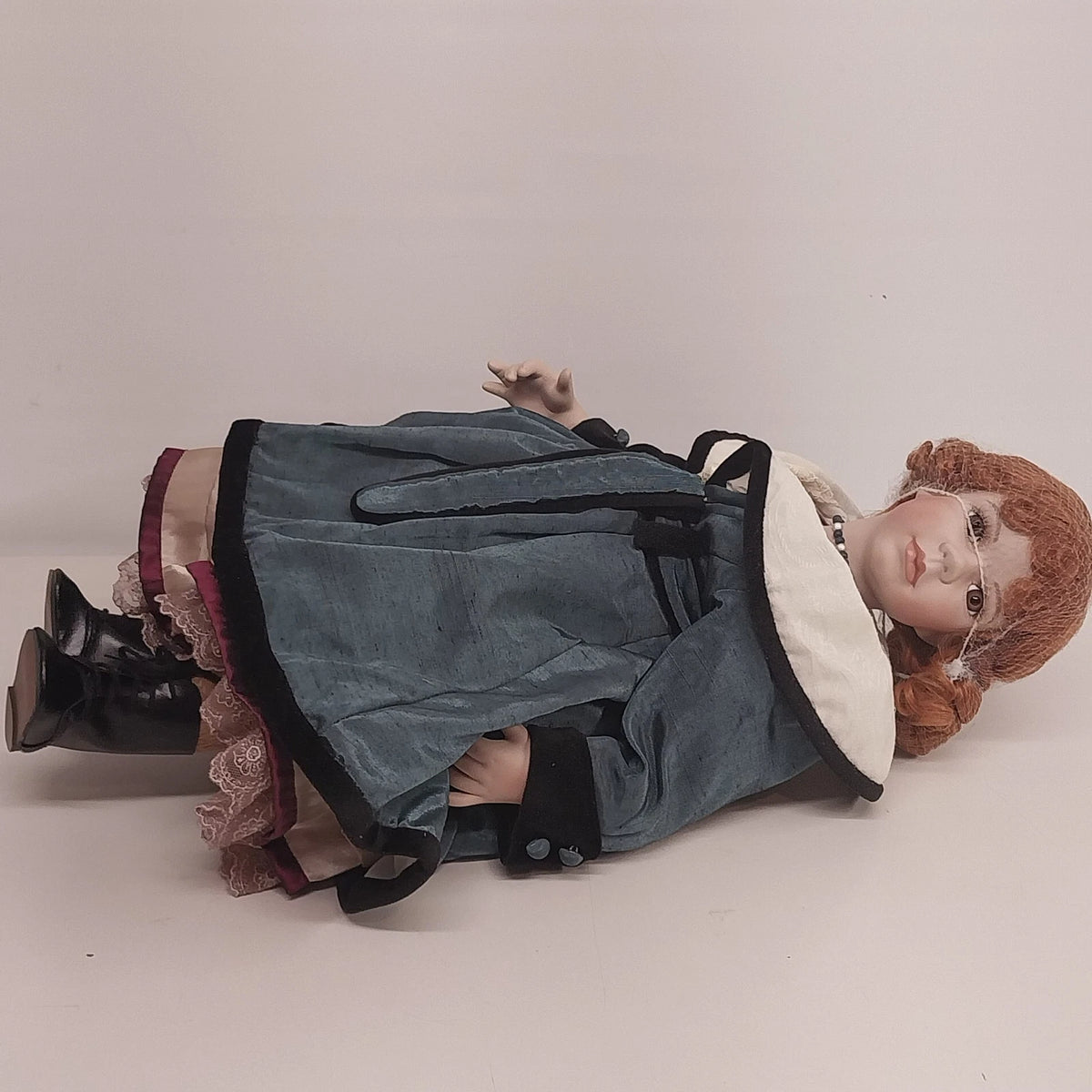 Kingstate Ivanna Porcelain Doll 23" Prestige Straw Hat Parasol Box LE 923/3500