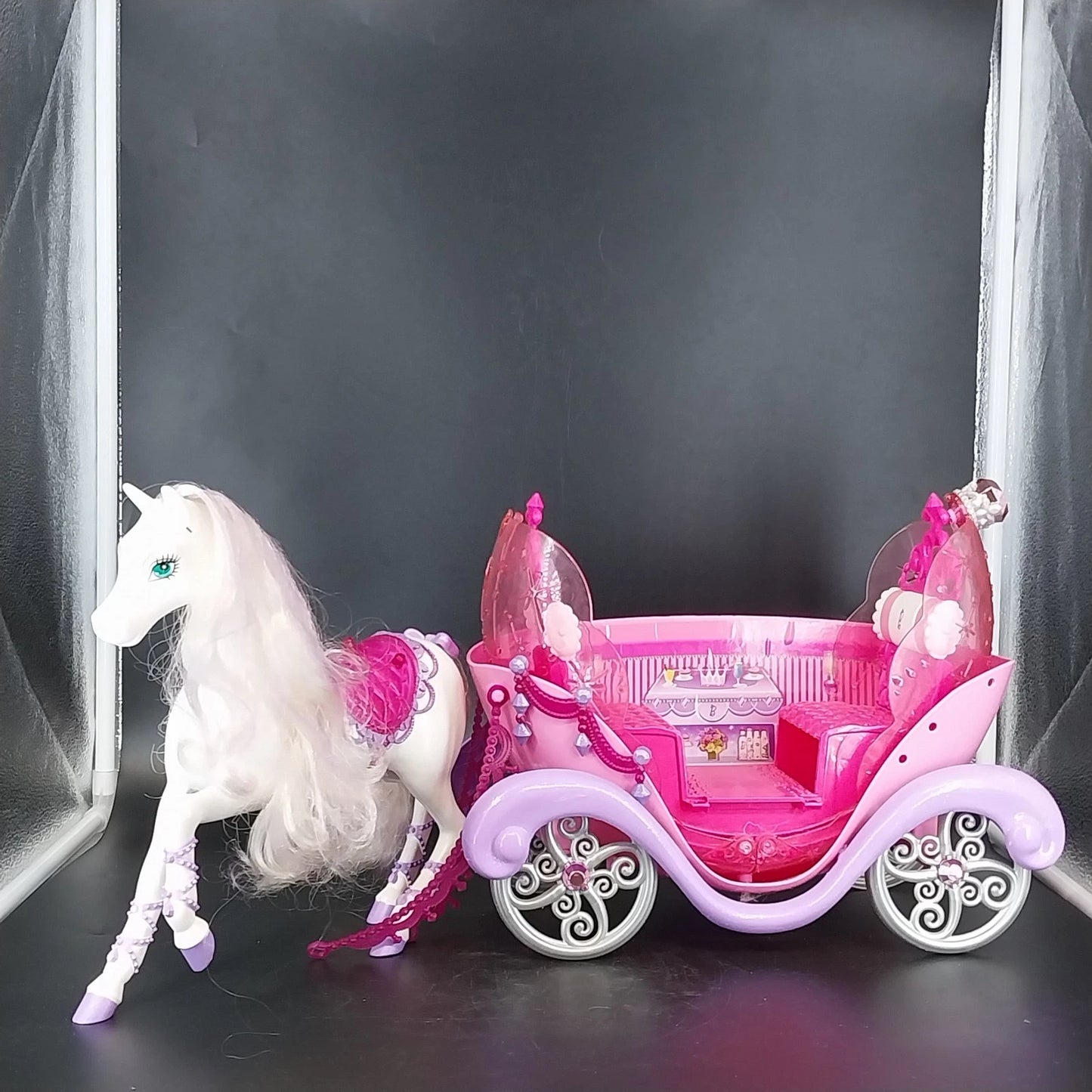 Vintage Mattel Barbie Magic Dream Horse and Carriage Set