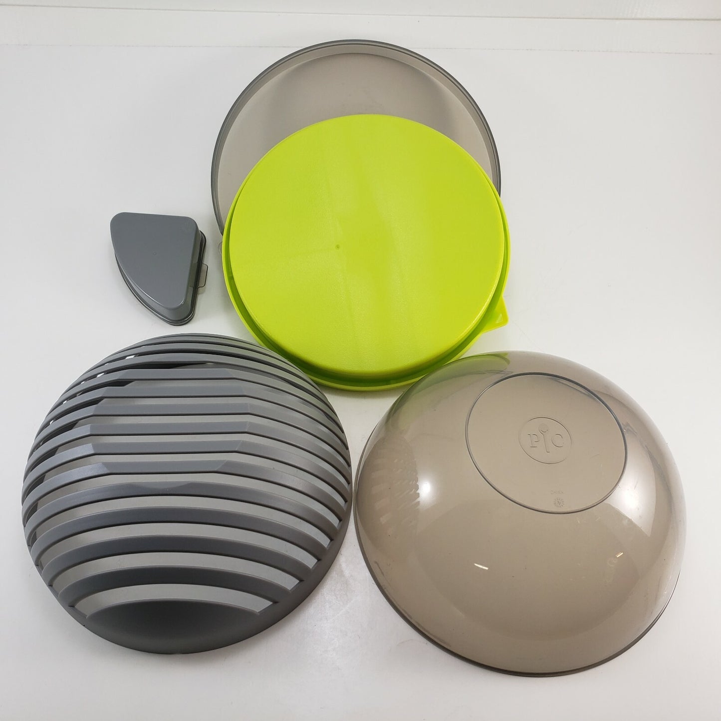 Pampered Chef Salad Cutting Bowl Set 100086 Green Lunch Prep Serve with Dressing