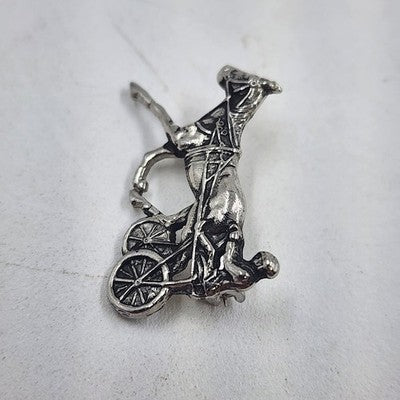 Silver Tone Harness Racing Sulky Jockey Brooch Pin Equestrian Vintage