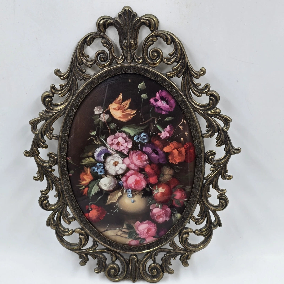 Italian Floral Still Life Wall Art Pair Oval Convex Glass Ornate Gold Frames Vtg