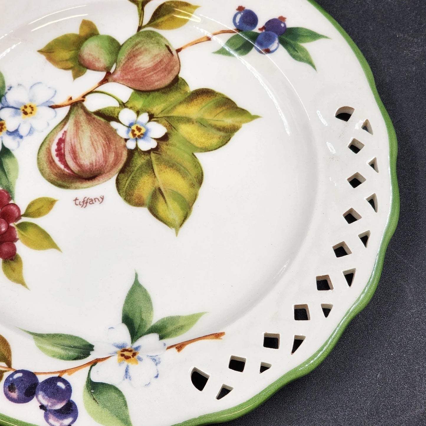 Brunelli Tiffany Pattern Reticulated Figs and Flowers Plate 8.5" Italy Signed