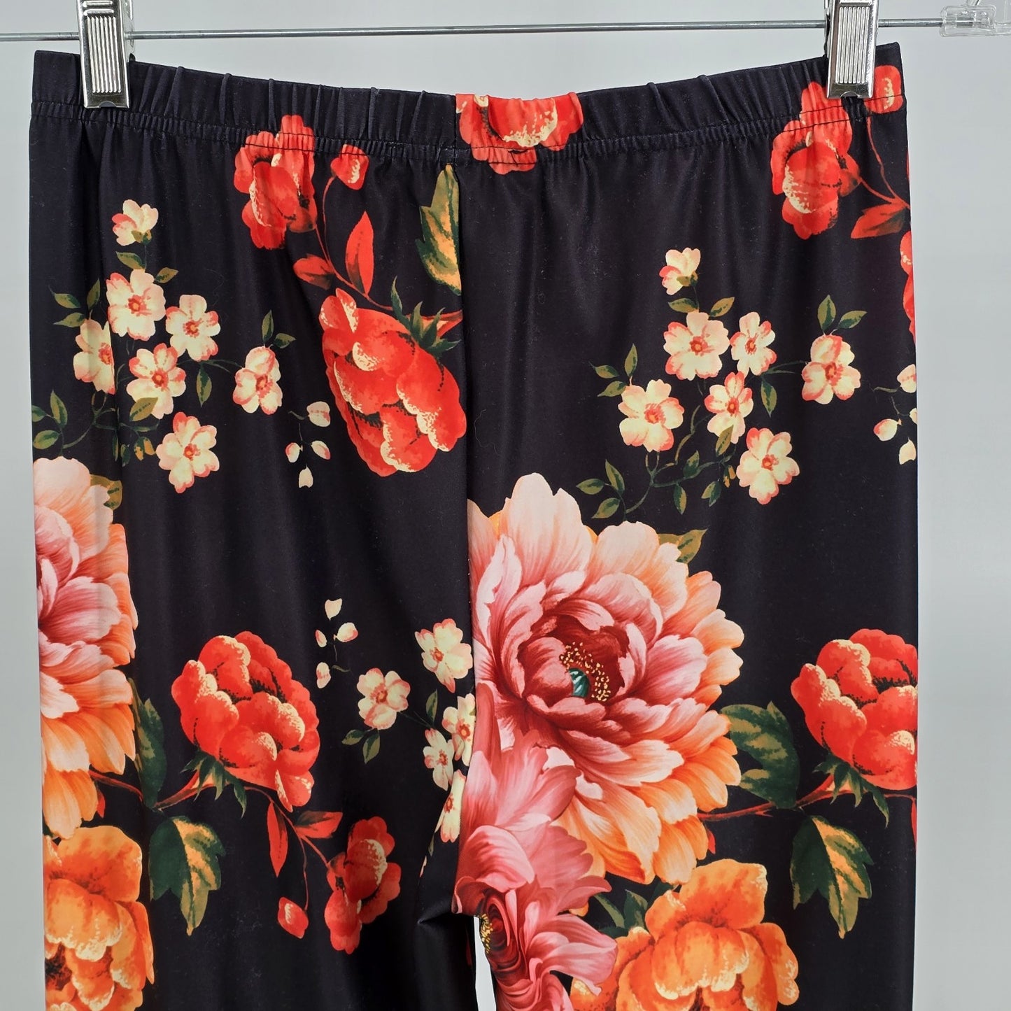 LILY by Firmiana Fashion Red Pink Floral Black Leggings XS 95 % Polyester China