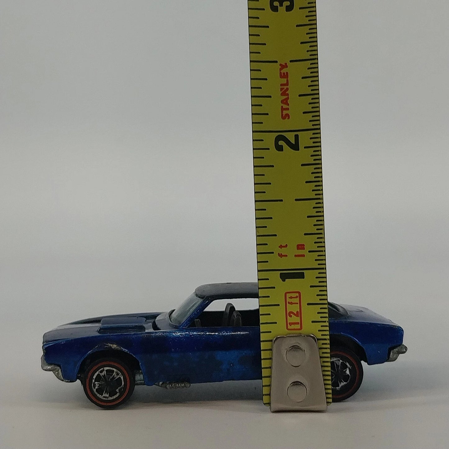 Hot Wheels Redline Custom Camaro Car Spectraflame Blue Black Interior USA 1968