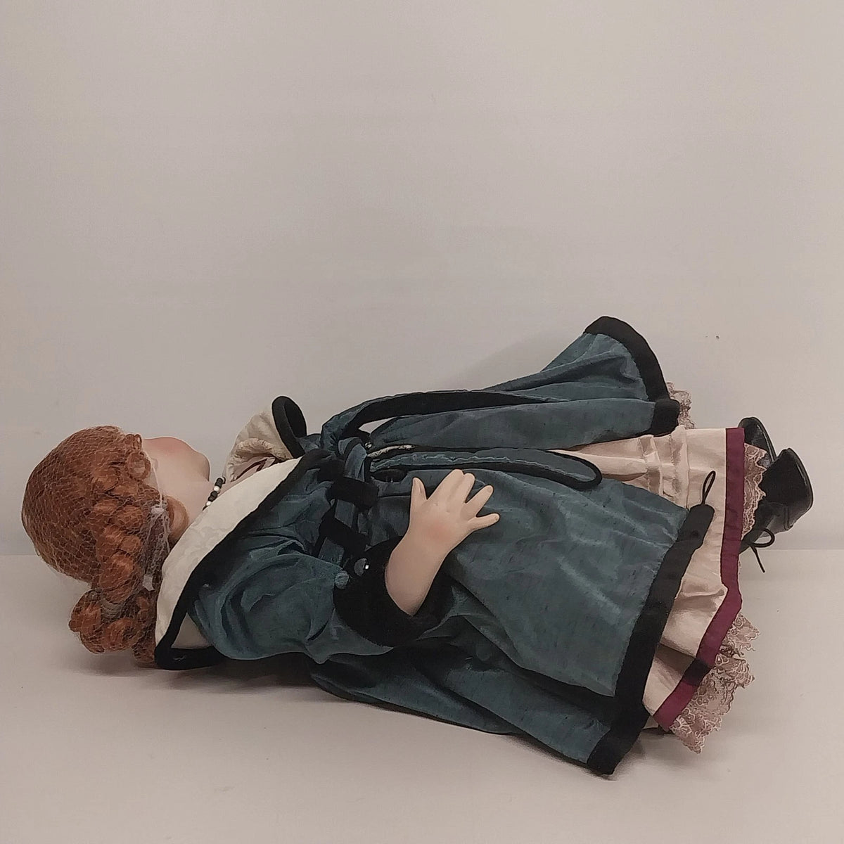 Kingstate Ivanna Porcelain Doll 23" Prestige Straw Hat Parasol Box LE 923/3500