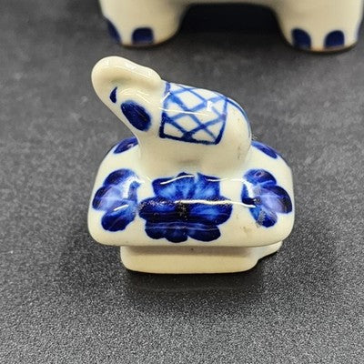 Vintage Blue & White Porcelain Elephant Teapot with Lid – Small Asian-Style Ceramic Tea Pot, Hand-Painted Floral Design