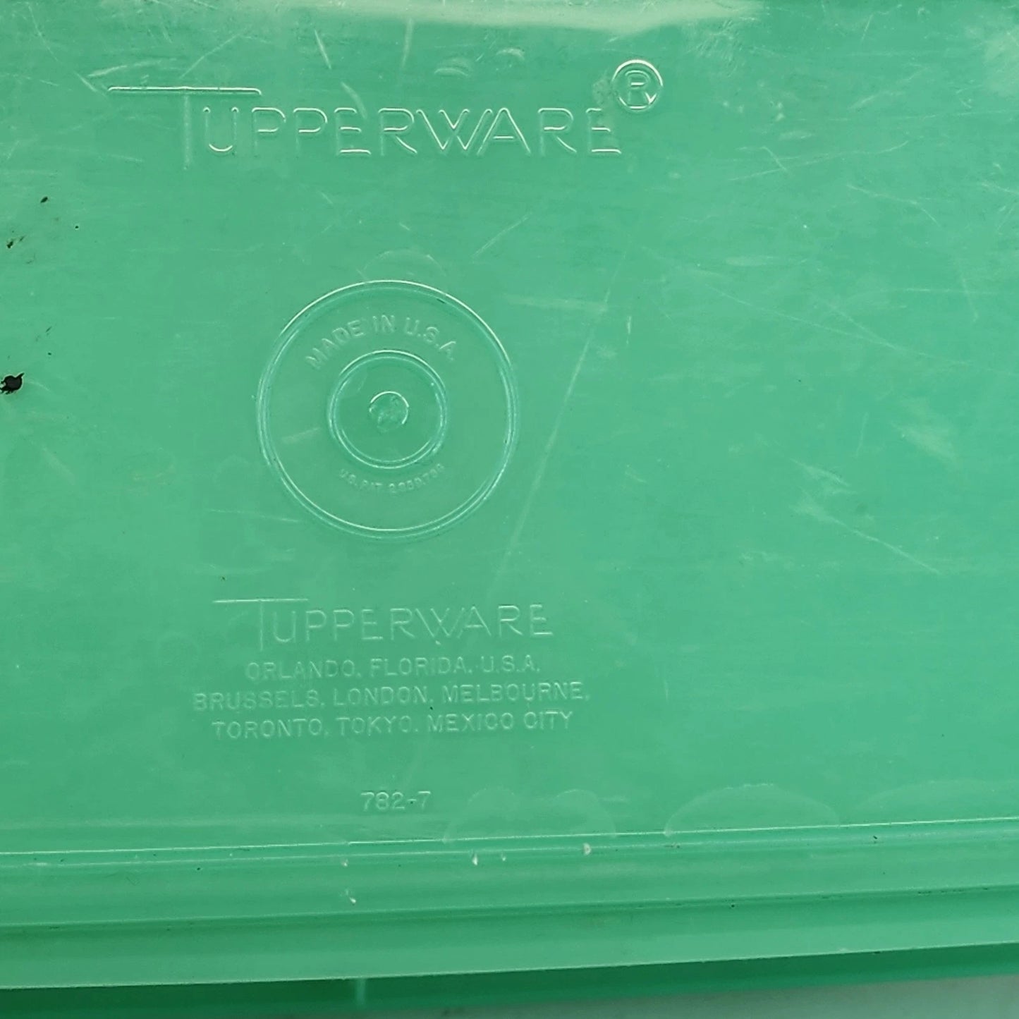 Tupperware 782-7 Celery Keeper Jadeite Green Container Clear Lid No Insert USA