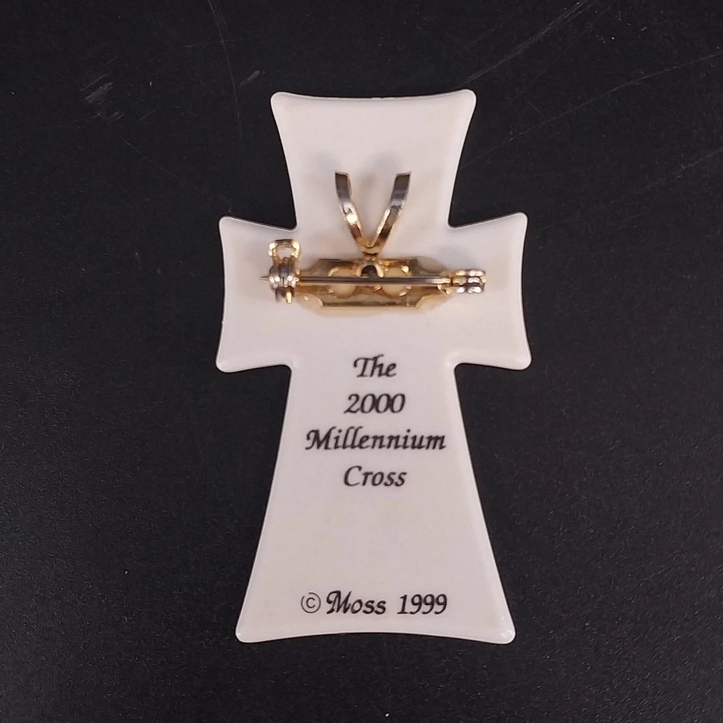 P Buckley Moss Millennium Cross Ceramic Pin Pendant Brooch 2" in Case 1999 Vtg