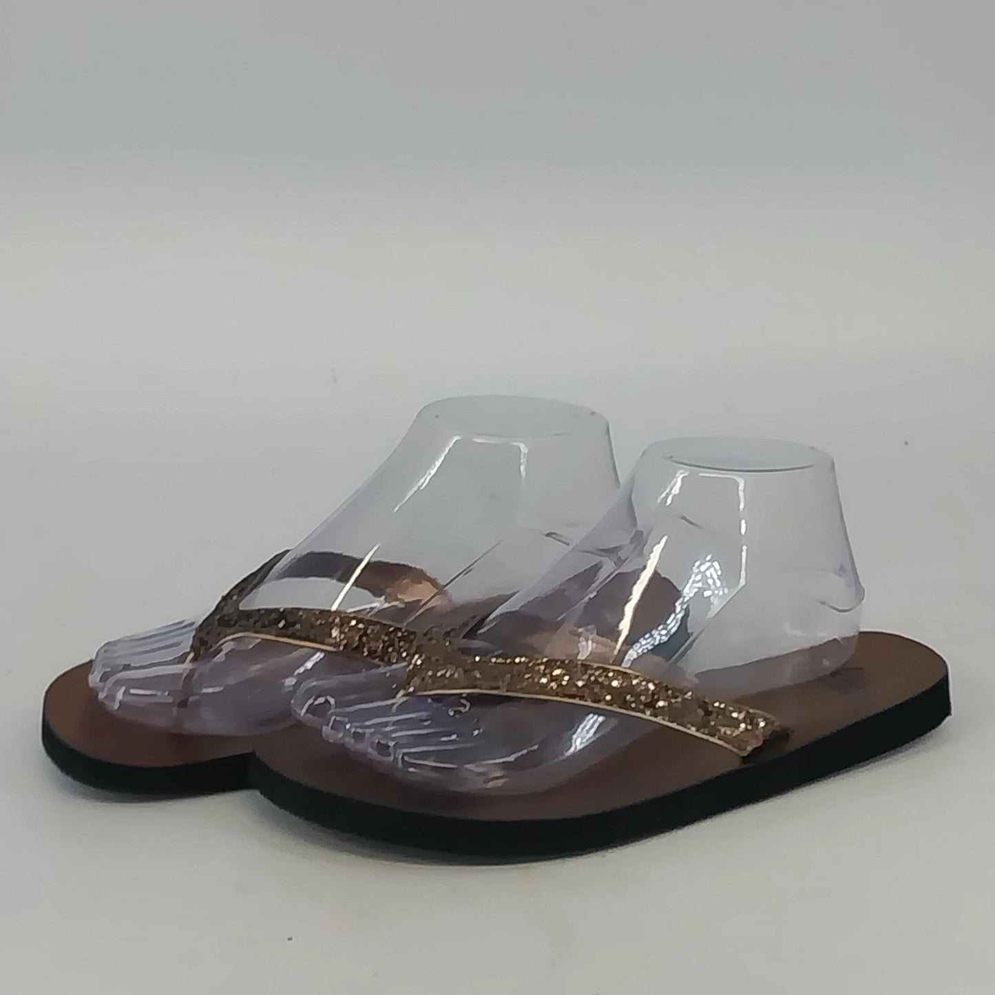 Montego Bay Club Flat Sandals Womens Size 8 Gold Glitter Straps Beach Flip Flops