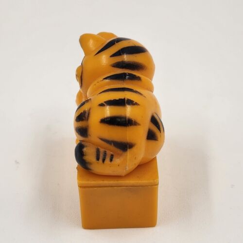 Garfield The Cat Sleeping Vintage 1978 Pencil Sharpener Empire Pencil Figure