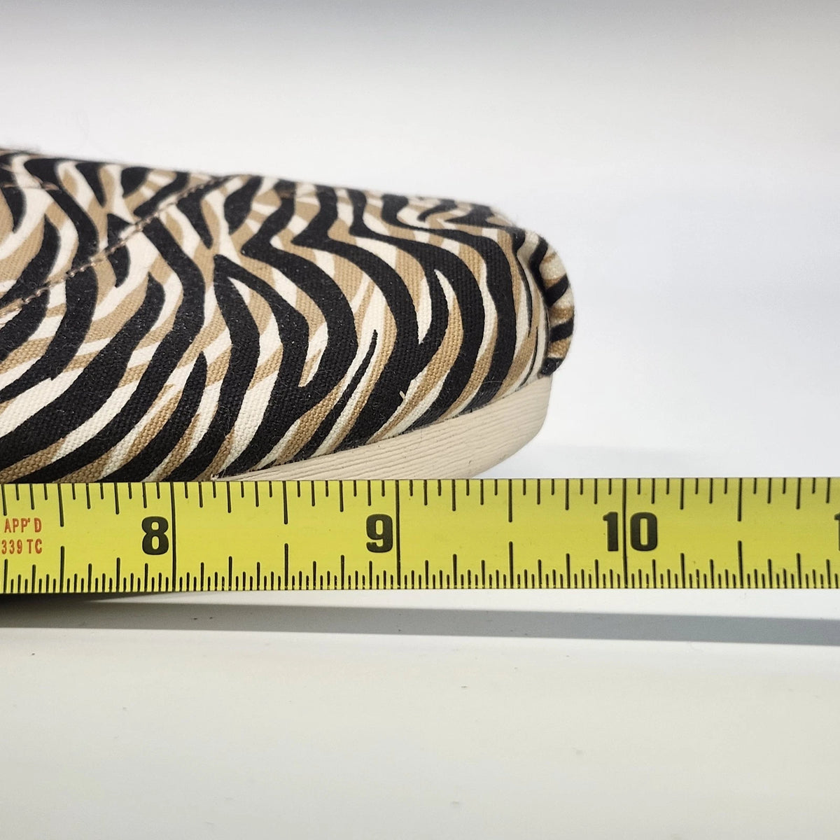 Toms Alpargata Women's 8 Canvas Slip On Flats Black Cream Zebra Cheetah Print