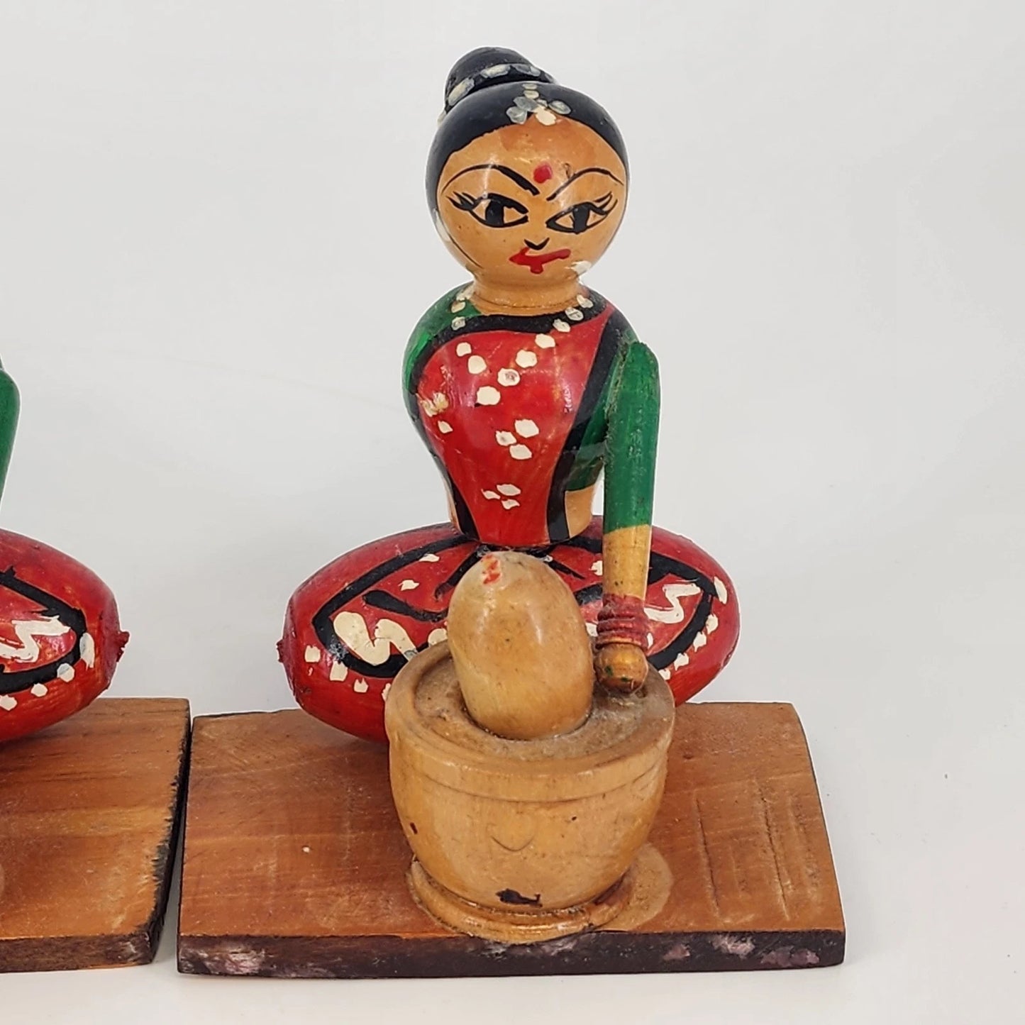 Channapatna Handmade Wooden Dolls Set of 2 Sitting Ladies Karnataka India Toys