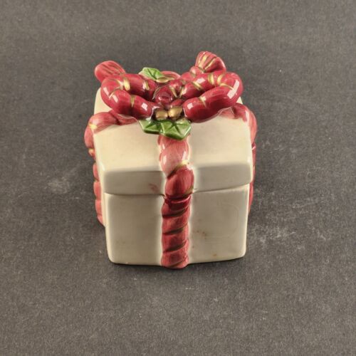 Fitz and Floyd Old World Santa White Square Gift Wrapped Trinket Box Lid Vintage