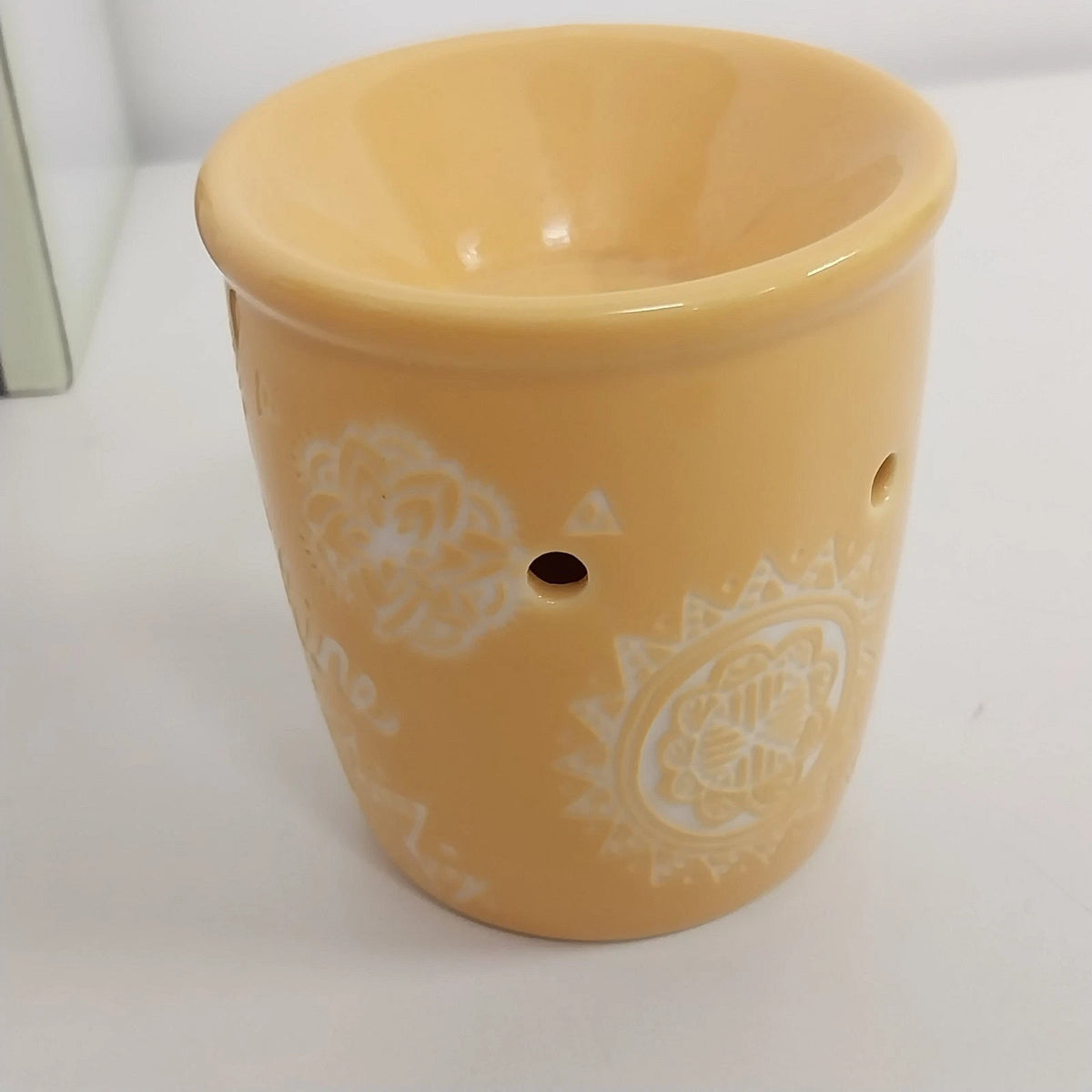 Scentsy You Are My Sunshine Mini Warmer 29133 Yellow Ceramic Wall Plug In Boxed