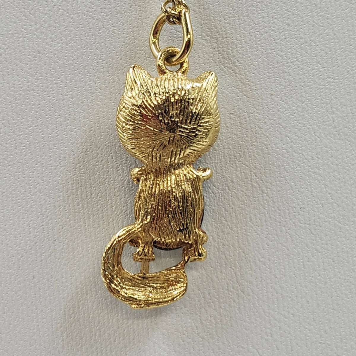 Gem Craft Gold Tone Cat Pendant Necklace Black Cabochon Red Rhinestone Eyes