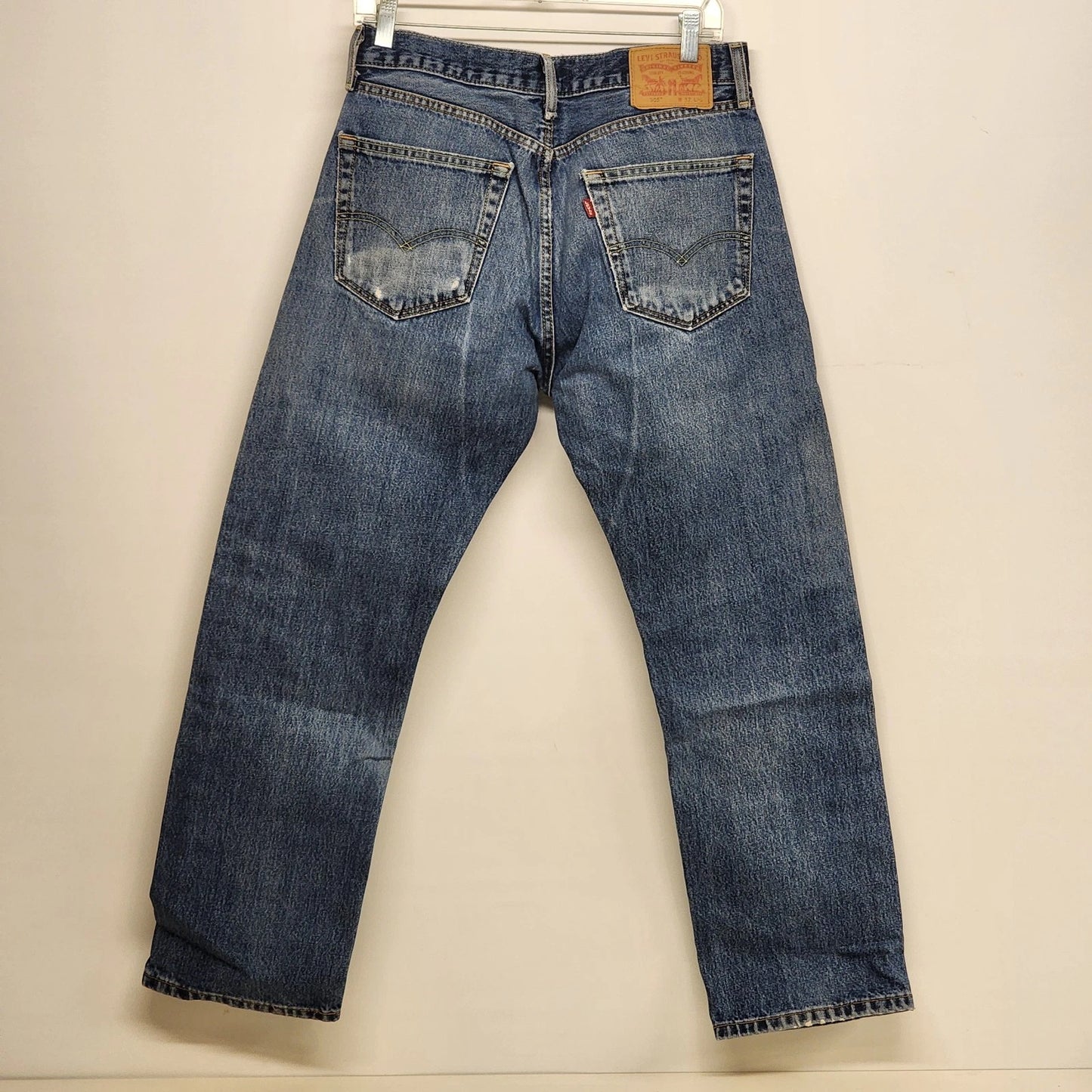 Levi’s 505 Mens 32x30 Medium Wash Straight Leg Jeans Regular Fit Distressed Blue