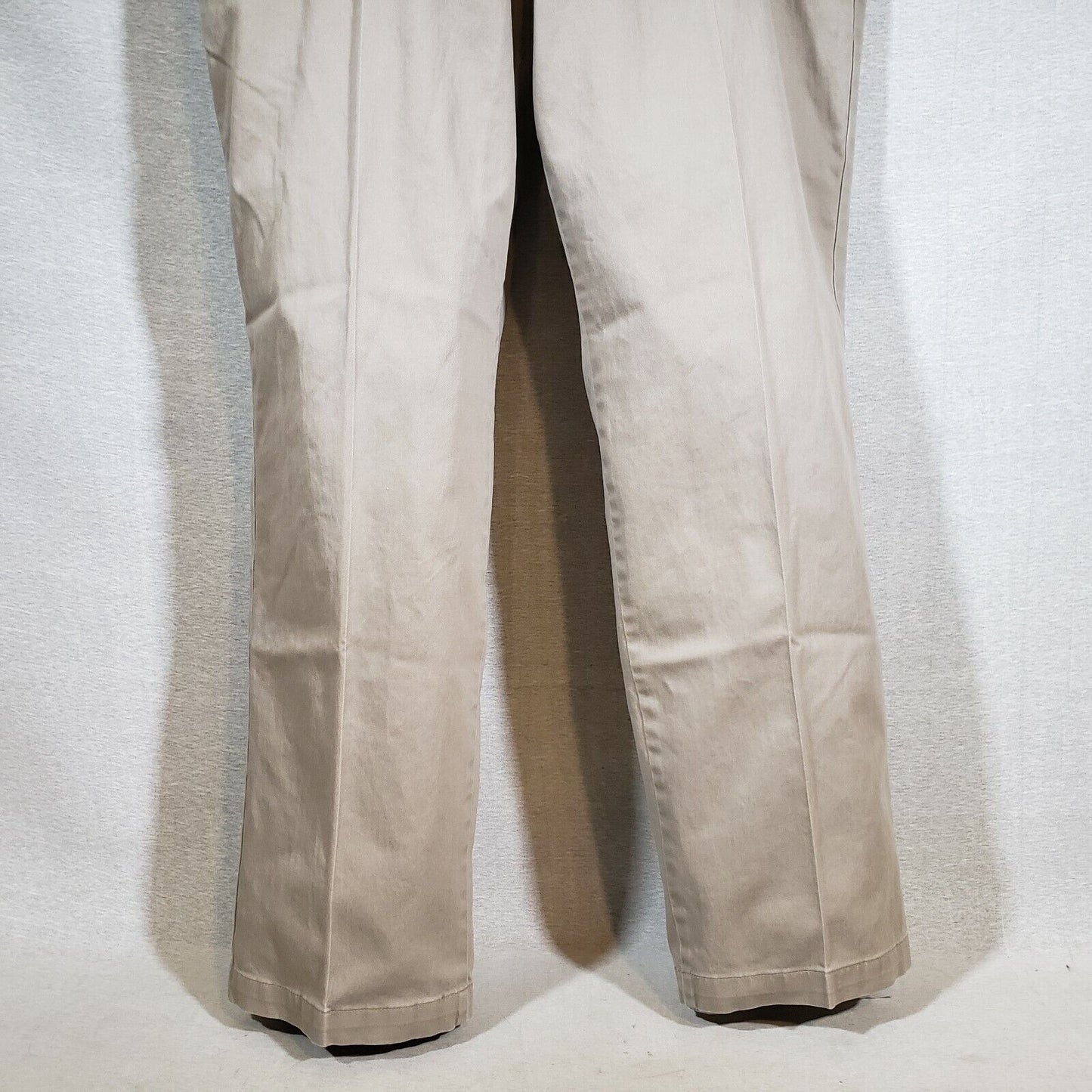 Dockers Classic Fit Khaki Pants Men 40x32 Flat Front Tan