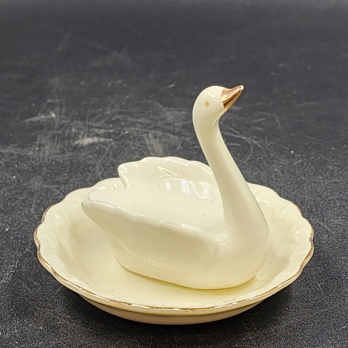 Swan Porcelain Trinket Ornament Dish Ring Holder Cream Gold Accent 4.25" x 3.5"h
