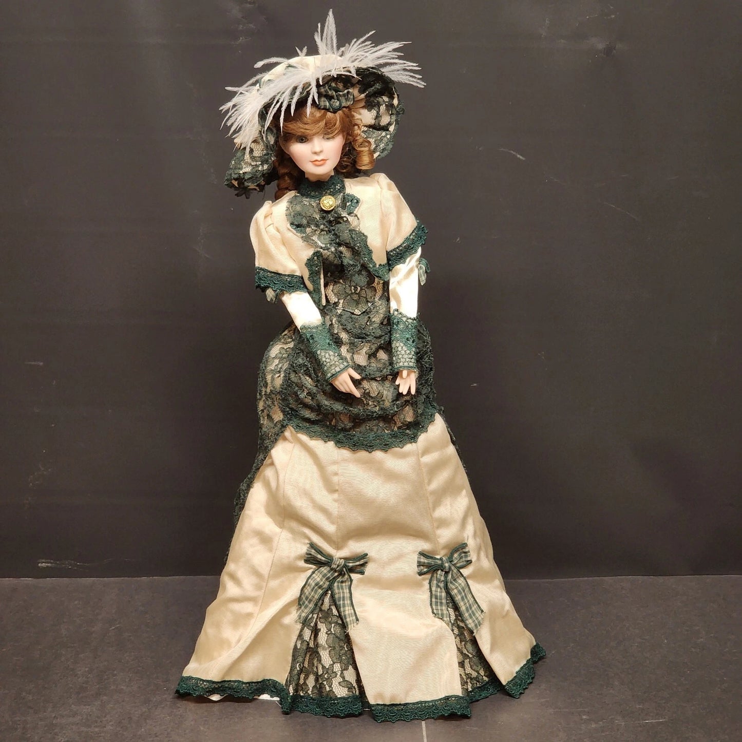 Franklin Heirloom Laureen Londonderry Doll 22 Musical Boxed