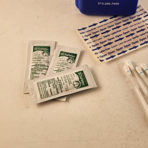 Pocket Sized Plastic Frist Aid Set with Bandages Santi Wipes Q-tips and Band aid