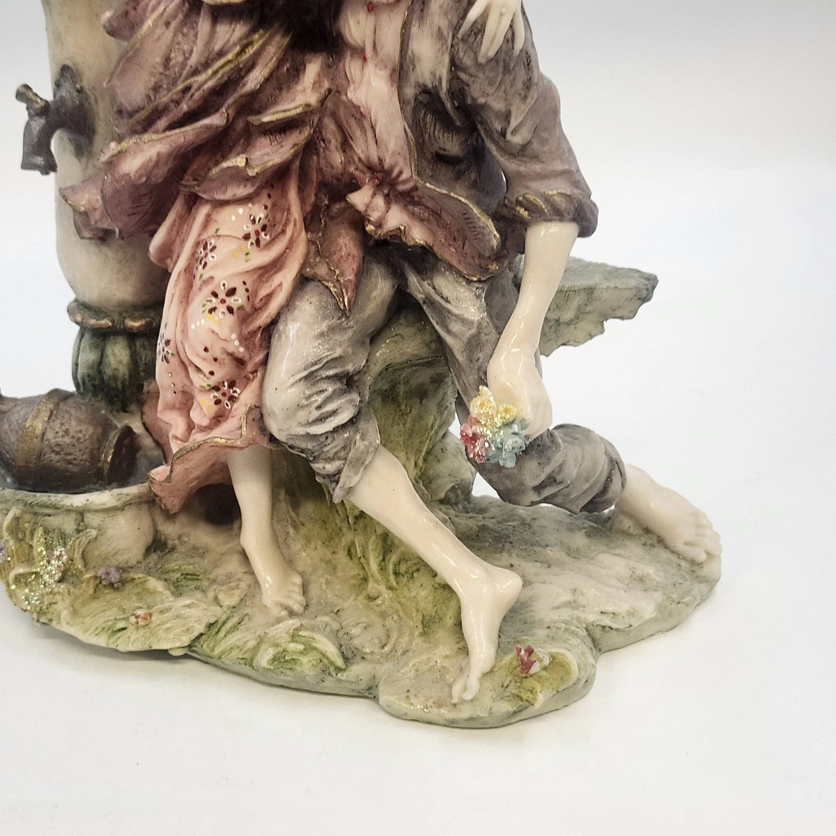 Giuseppe Armani 675T Love in Bloom Couple Kissing Figurine 12.5" No Base