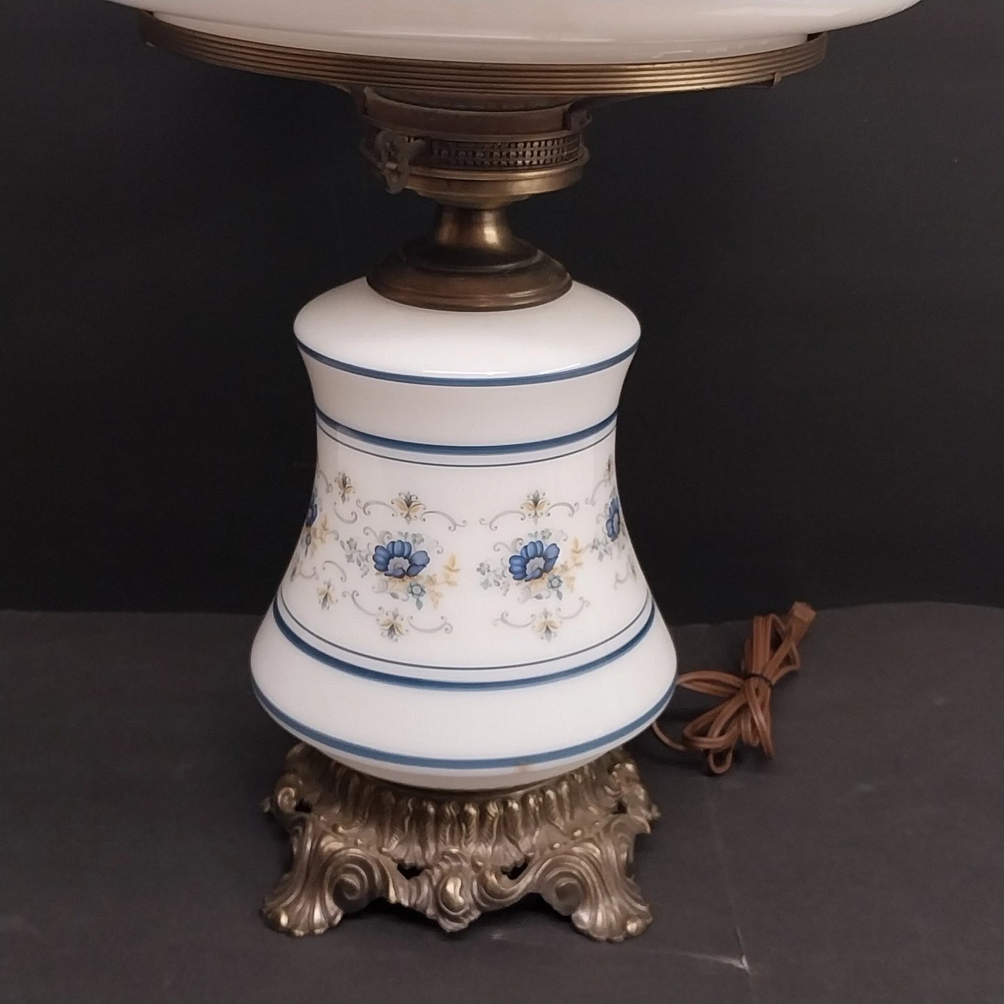 Quoizel Abigail Adams Blue Floral Milk Glass 3 Way Gone With The Wind Lamp Vtg