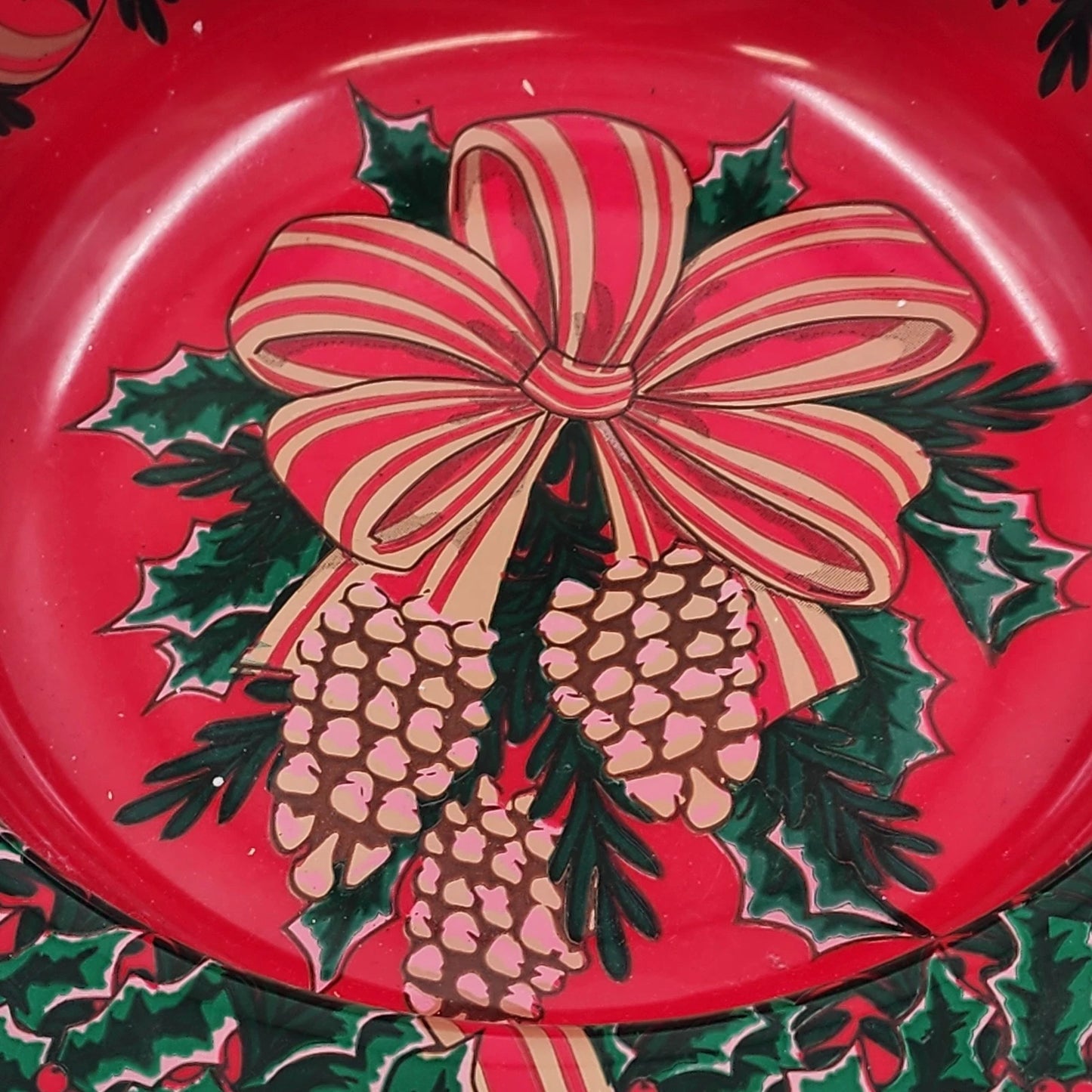 Berman Industries 13.5" Holiday Bowl Red Green Wreath Pinecones Plastic Vintage