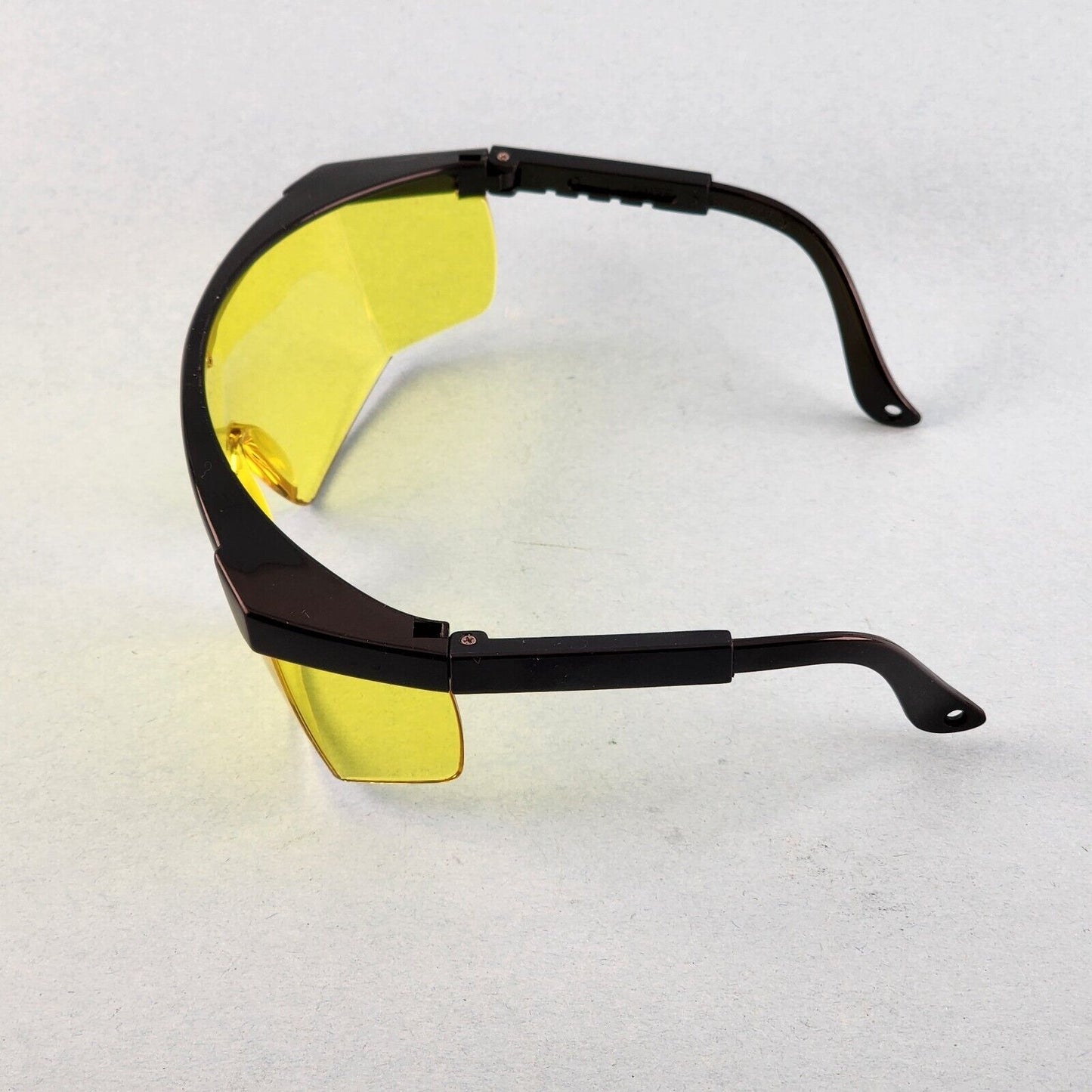Gateway Strobe Safety Glasses Lightweight Telescoping Temples Side Shields Z87.1 (Black Frame, Amber Lens)