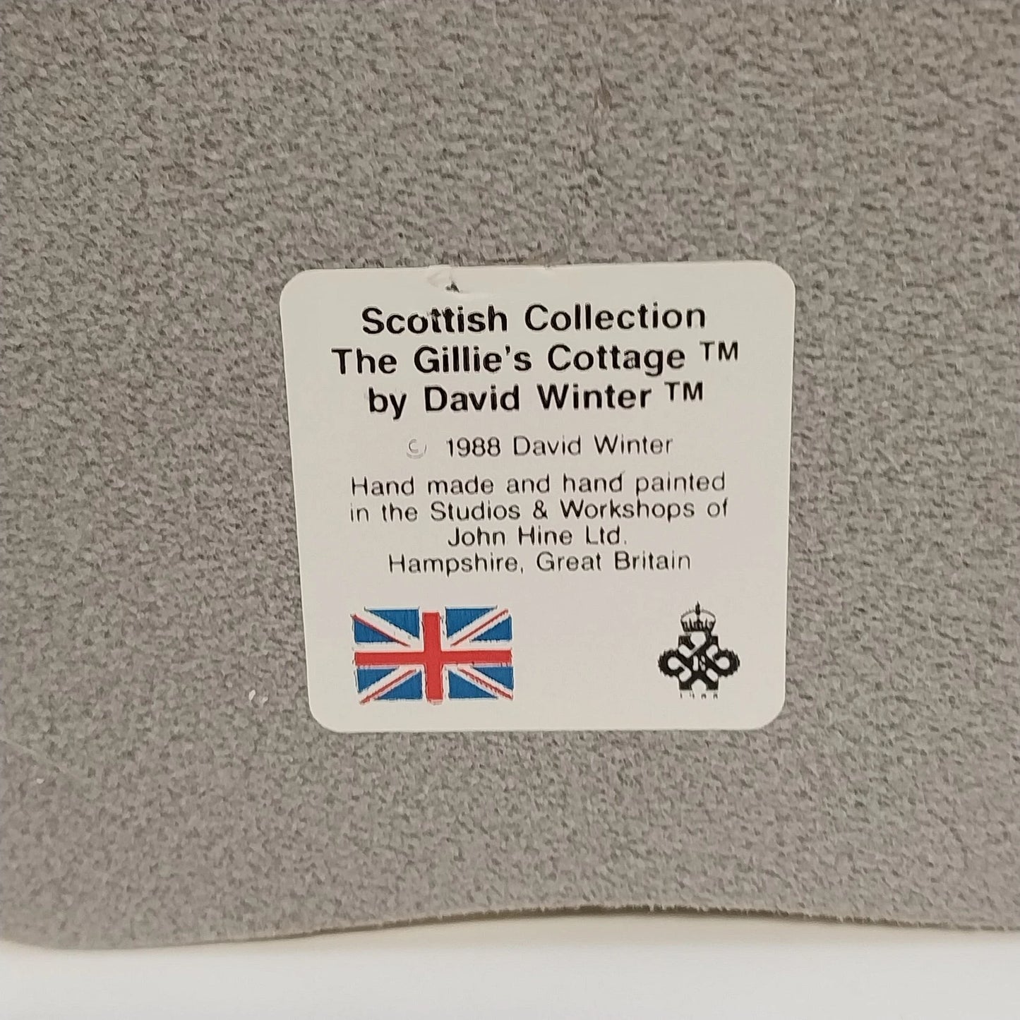David Winter Gillie's Cottage Scottish Collection 1988 Orig Box COA Hand Painted