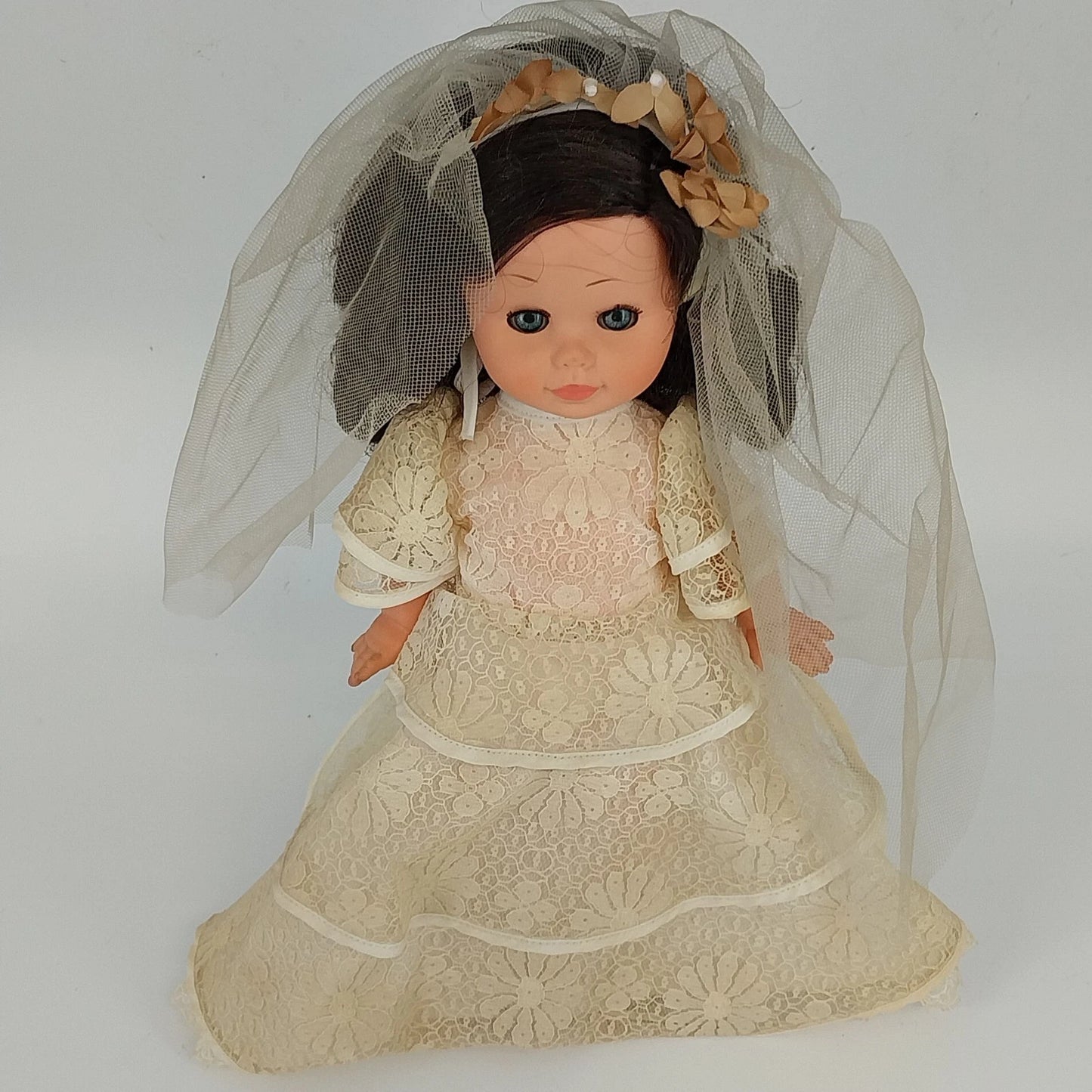 Kehagias Bride Doll 12" Wedding Gown Veil Brunette Blue Eyes Greece Vintage