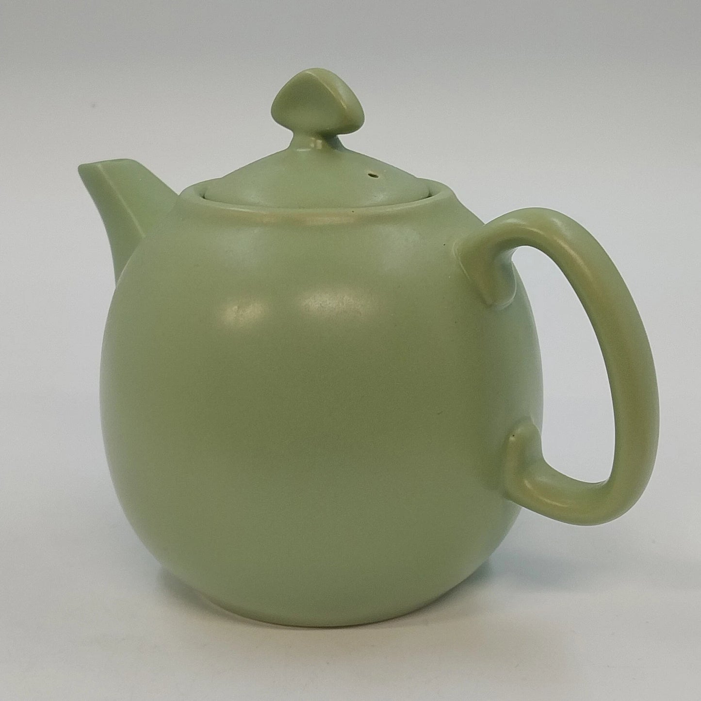 Chantal 92-TP10 Solid Green Teapot with Lid Stoneware Ceramic 0.75 Qt Vtg 2003