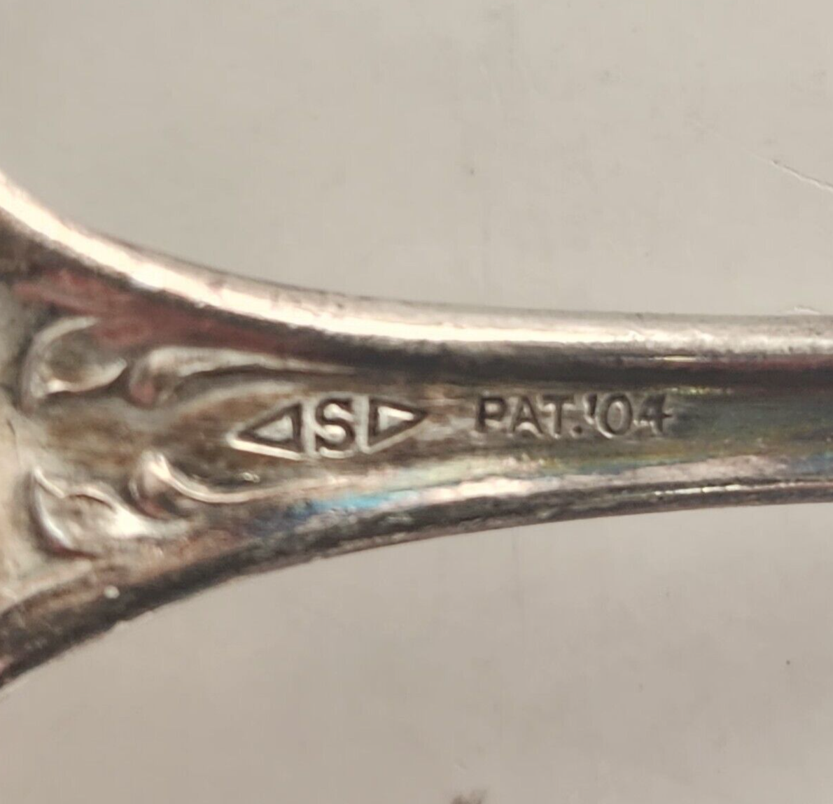 1904 Holly Big Berry Fruit Serving Spoon National Silver Mark Stainless Tarnish