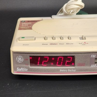 Cream Digital Alarm Clock Radio Night Light GE Softlite 7-4657A Vintage Works
