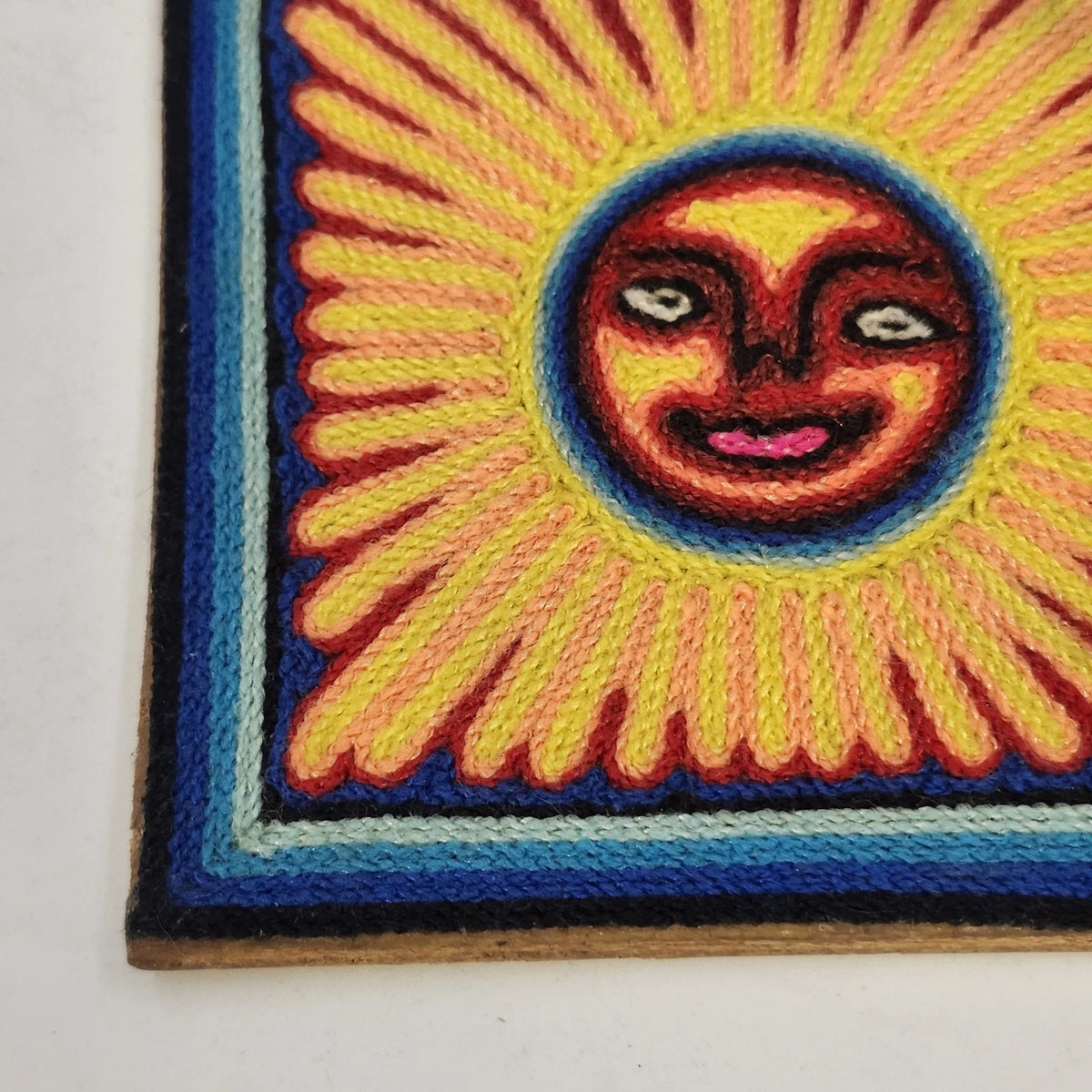 Arte Tepehuano Mexican Yarn Painting Sun Face Handcrafted Natural Wood Plaque 4"