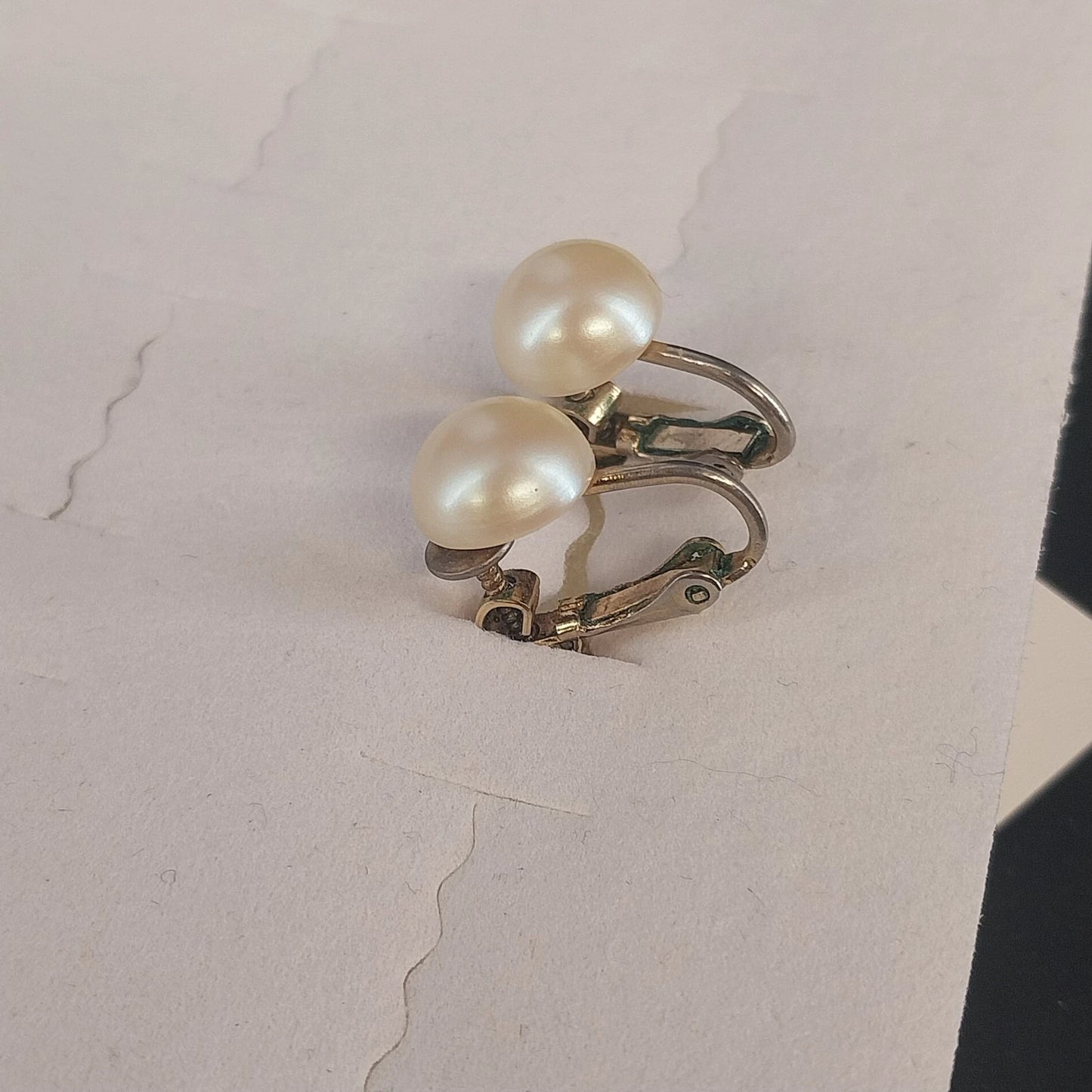 Vintage Faux Pearl Clip On Earrings Gold Tone Screw Back Classic