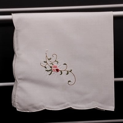 12 Dinner Napkins in Solid White Linen w Embroidered Floral & Scalloped Edge 15"