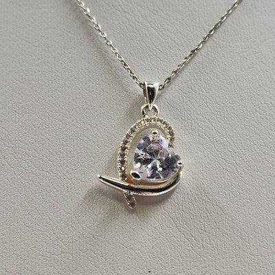 Silver Tone Chain with Heart Faceted Crystal Rhinestone Pendant Necklace 9.5"