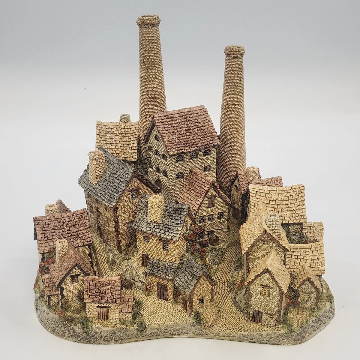 David Winter The Old Distillery Scottish Collection Cottage 10" England 1982