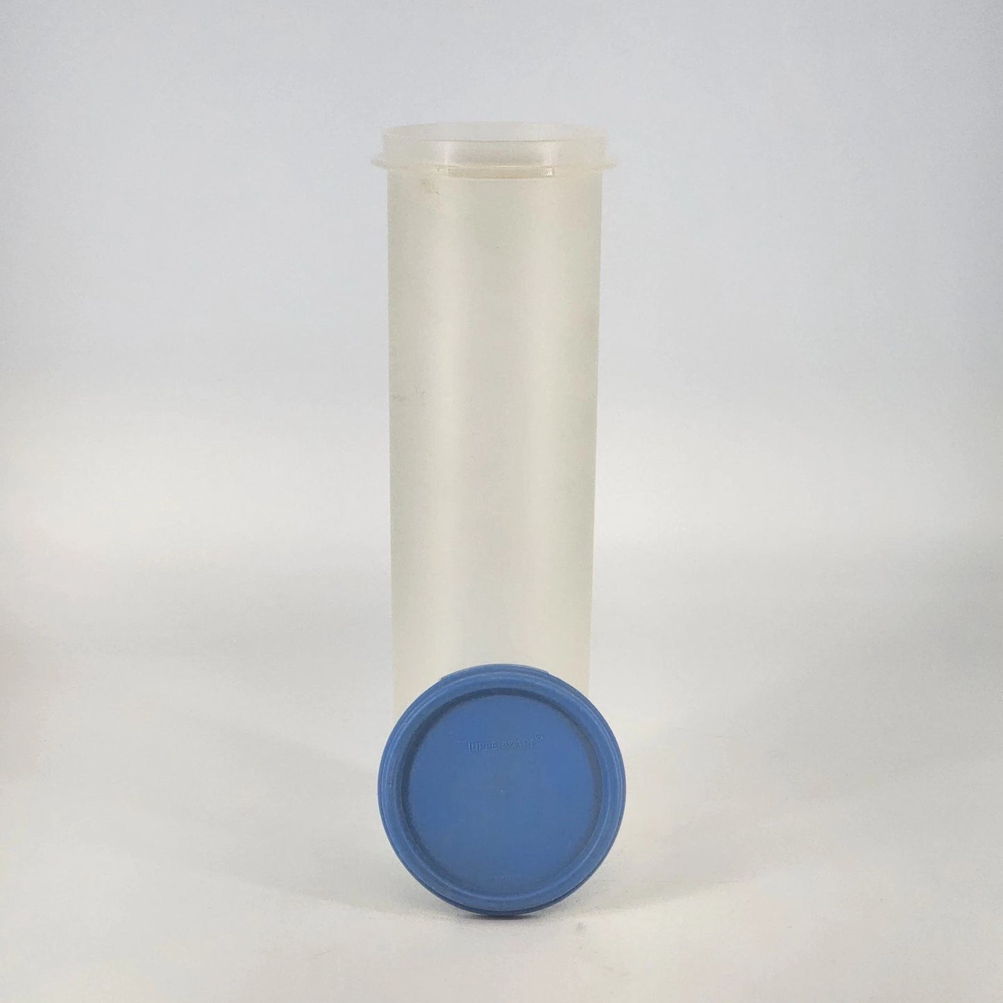 Tupperware Spaghetti Keeper Container 1661-5 Blue Lid Pasta Storage 11" Vintage