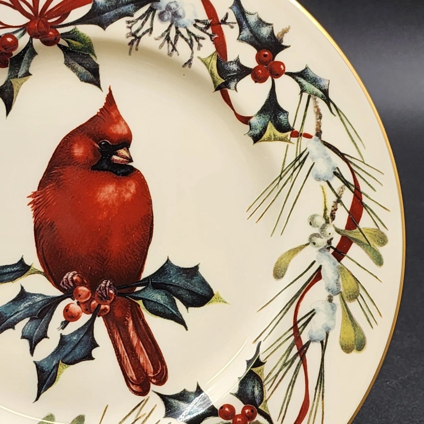 Lenox Accent Luncheon Plate Winter Greeting 9.25" Cardinal Holly Gold Bone China