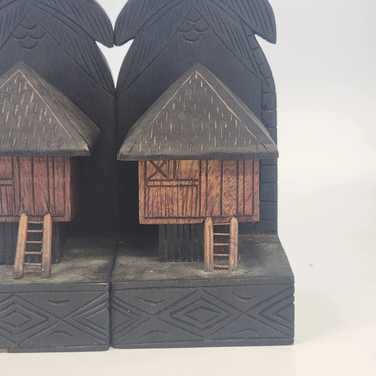 Hand Carved Tiki Hut Bookends Wood Polynesian Filipino Bahay Kubo Decor 8"x5"x4"