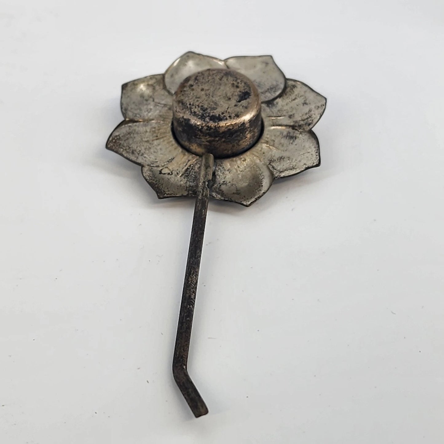 Metal Sunflower Salt & Pepper Shakers Set Flat Lay Twist Bottom Floral Tarnish