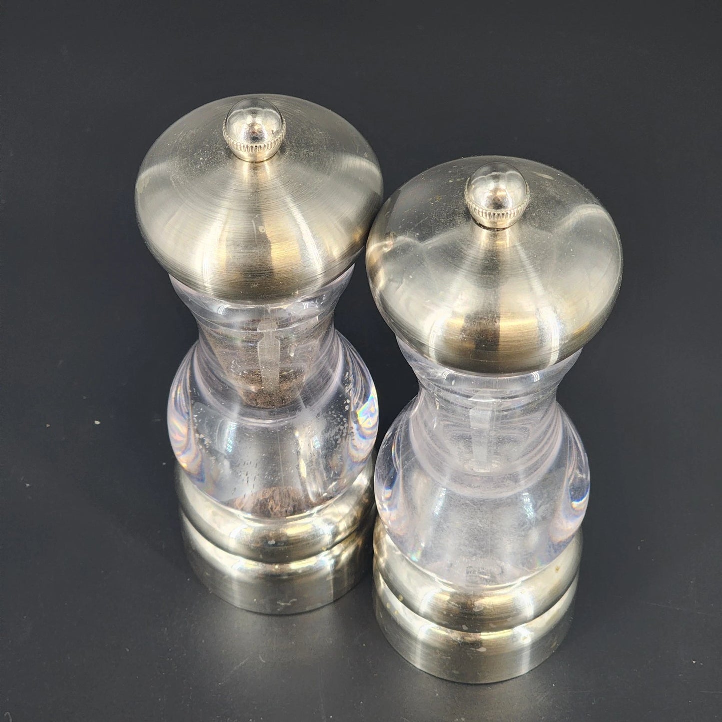 Olde Thompson Salt and Pepper Mill Set Silver Brushed Metal & Clear Acrylic Vtg