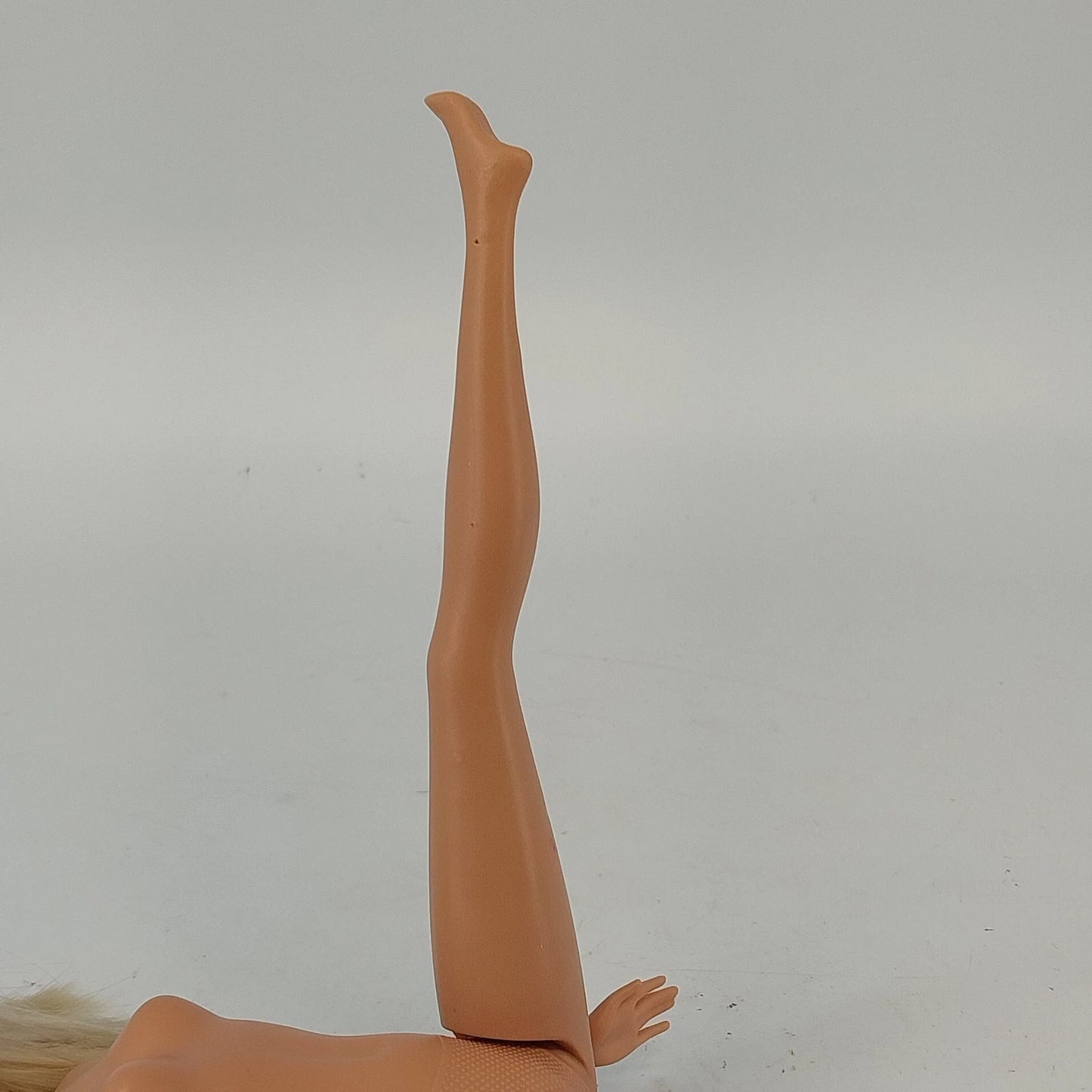 Barbie Doll Mattel 1998 Head 1999 Body Nude Bendable Knees Blonde Purple Lips