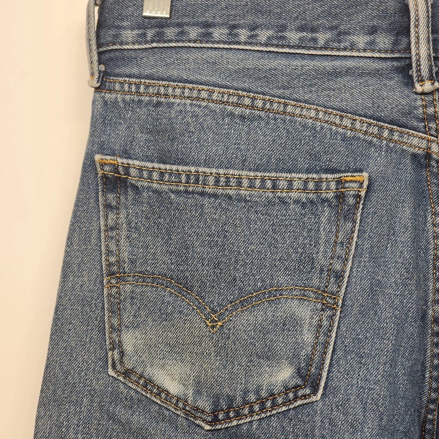 Levi's 505 Mens 32x30 Heavy Wash Distressed Straight Leg Jeans
