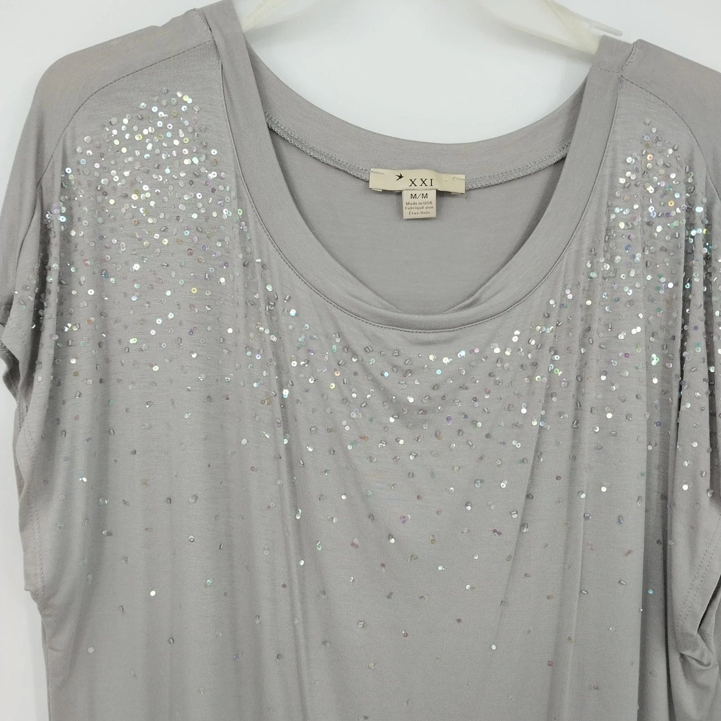 XXI Gray Rhinestone Embellished Top Women's Medium Scoop Neck Short Sleeve