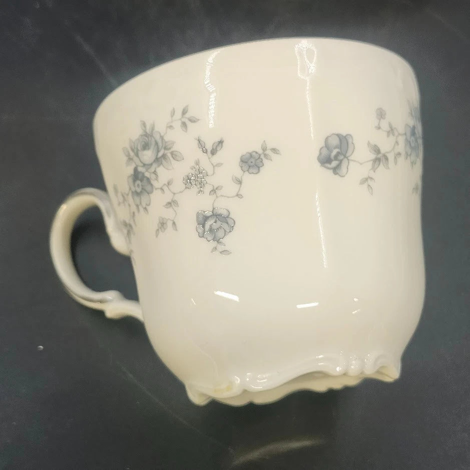 Johann Haviland 4 Cups & Saucers Set Bavaria Germany Blue Garland Floral Vintage