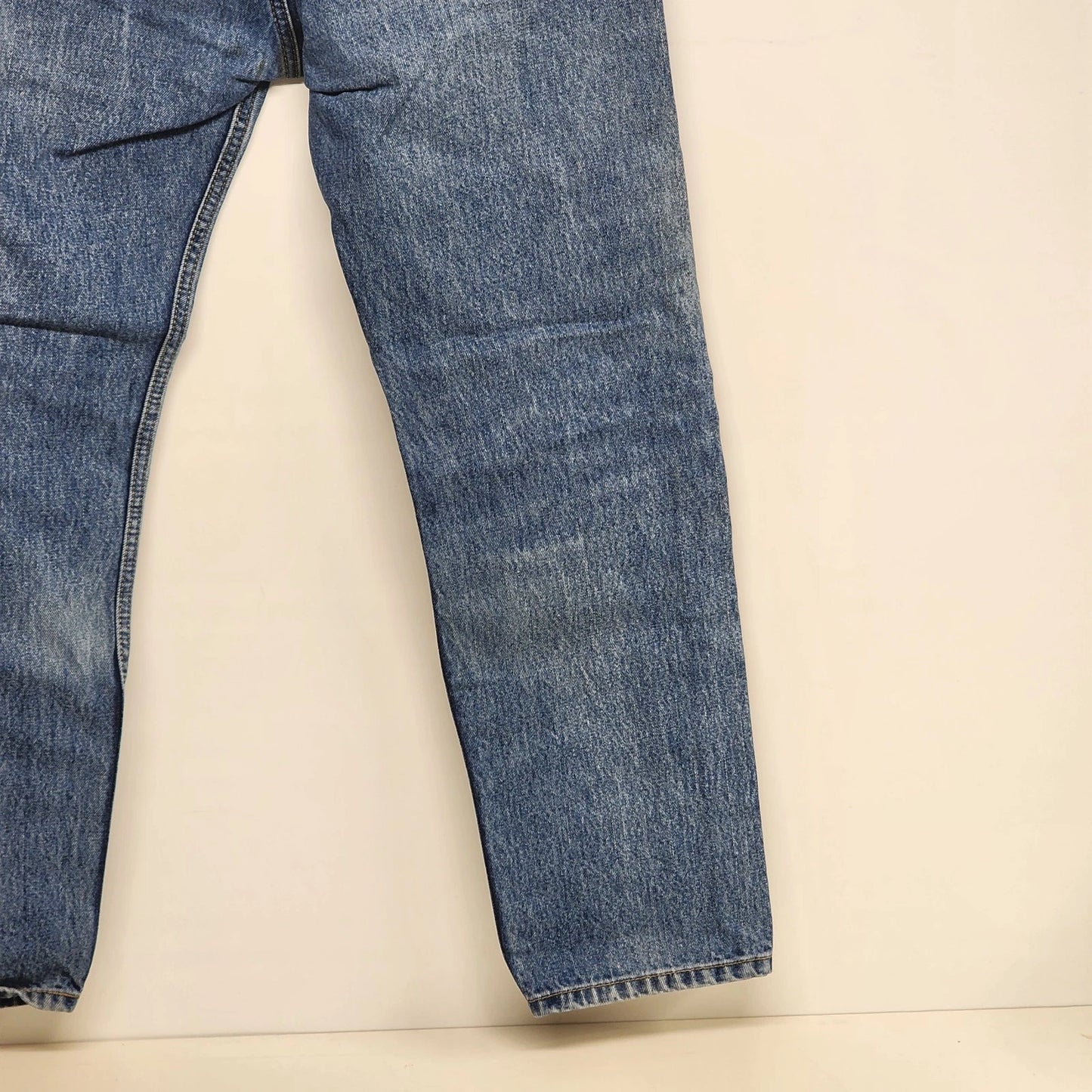 Levi’s 505 Men's 32x30 Straight Leg Jeans Distressed Blue Regular Minor Stain