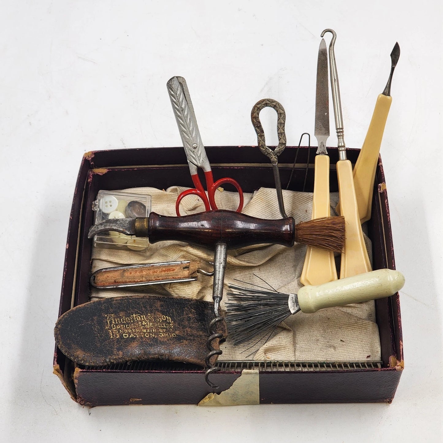 Finderton Opticians Dayton OH Grooming Tool Kit Razors Scissors Brushes Vintage