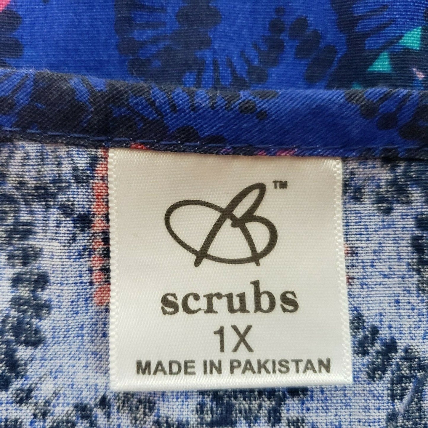 B Scrubs Blue Pattern Uniform Top Womens 1XL 3 Pocket Scrubs NWT